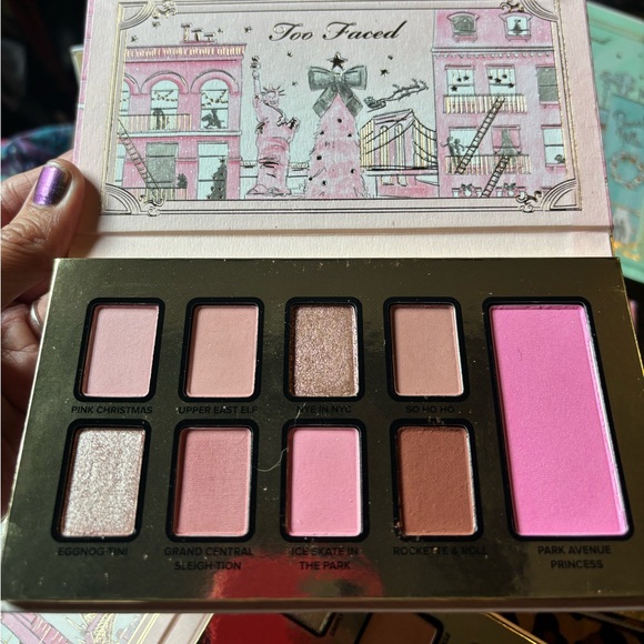 Too Faced Christmas Pallet Collection - Picture 8 of 9